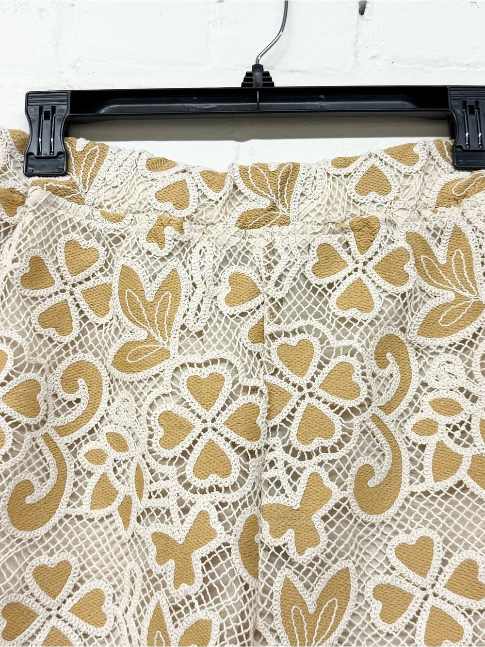 NWT Gracia Floral Lace Overlay Short Large
